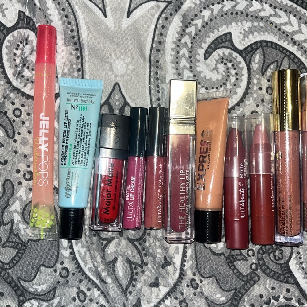 Lot of 17 NWT sealed lipglosses/lipsticks/liquid lipsticks, etc. - Picture 2 of 3